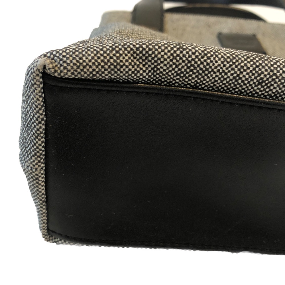Esprit de corp black and white handbag with removable crossbody strap - Picture 11 of 14